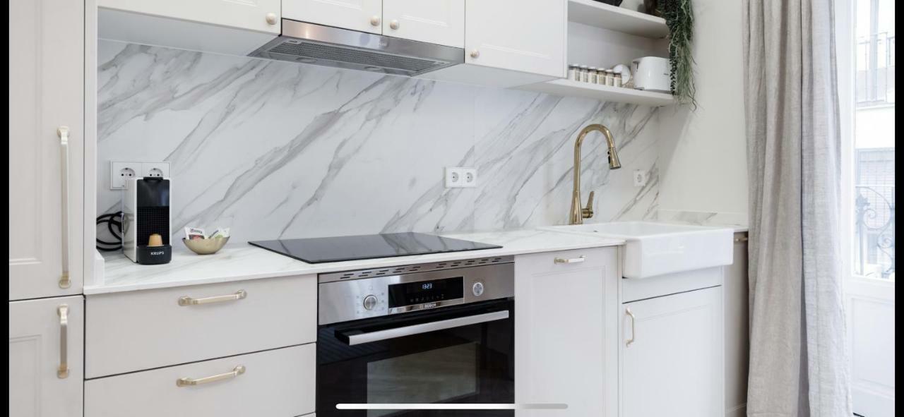 Amazing And New Apartment Five Minutes From Gran Via Madrid Eksteriør bilde